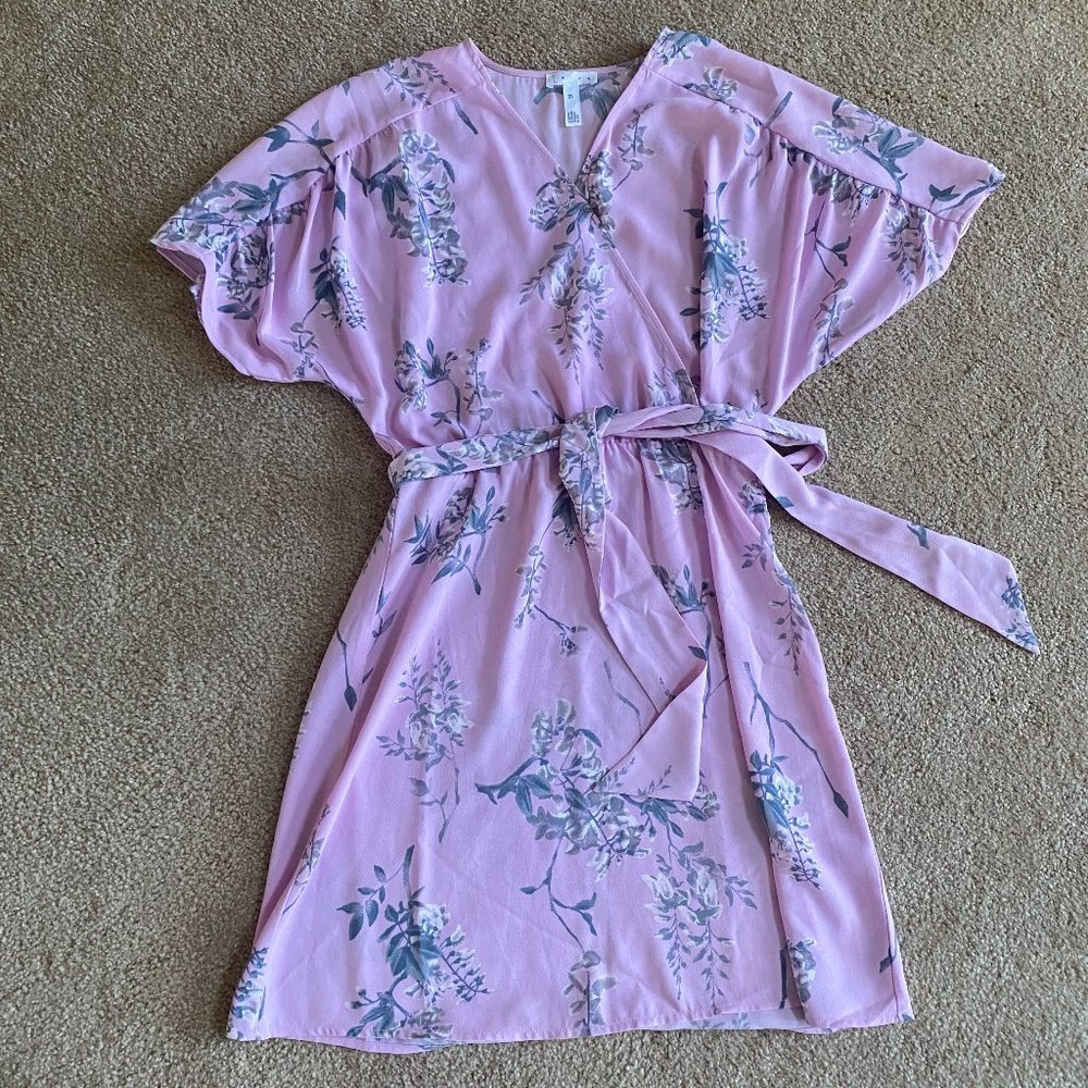 Leith lavender and floral knee length short sleeve dress